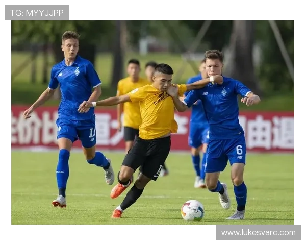 Son在训练场上表现稳健，激励队友共同追求卓越的职业精神