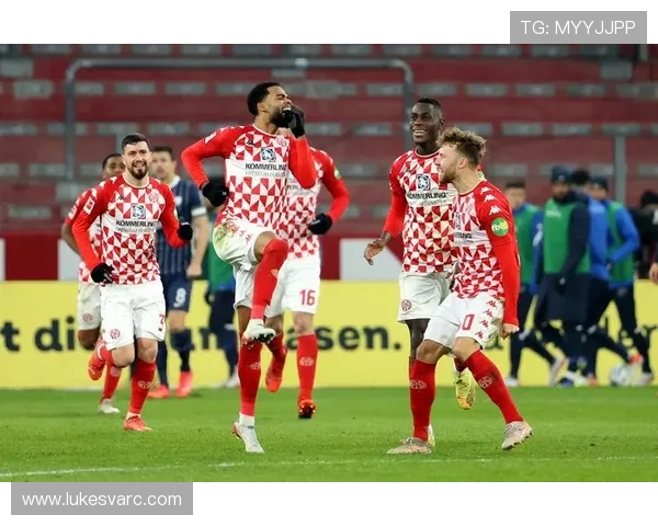 德甲焦点战拜仁多特对决走势清晰