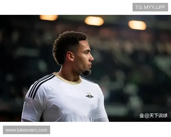 足球明星近期表现稳健，状态回暖备受关注