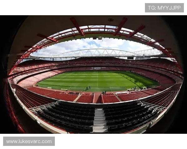 英超阿森纳酋长球场 英超阿森纳酋长球场