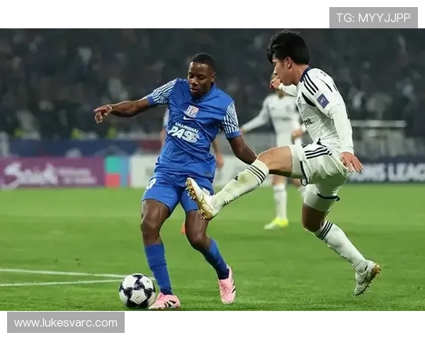 上海申花中场结构偏防守，比赛节奏掌控力受限，攻防转换效率面临考验