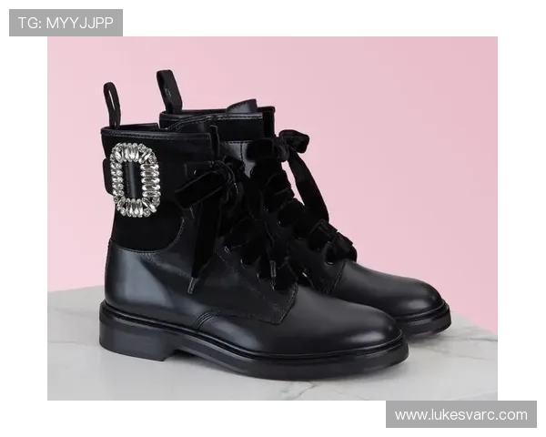 余依婷穿着运动装出街，那身价感觉像刚抢了大牌秀场现场一样！