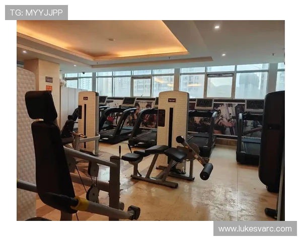 肖若腾这自律程度，健身房当家？